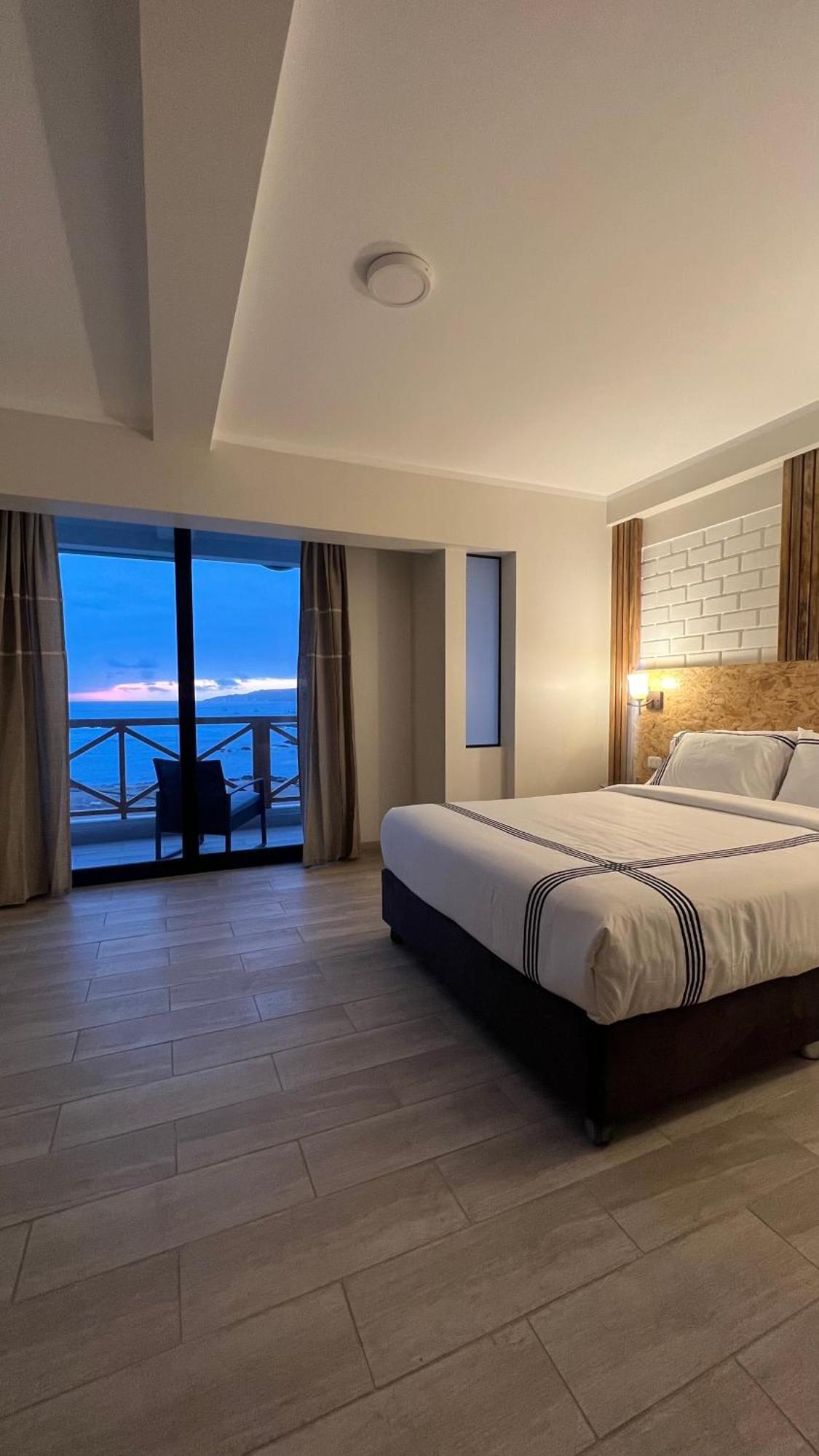 Hotel Aloha Chala Bagian luar foto